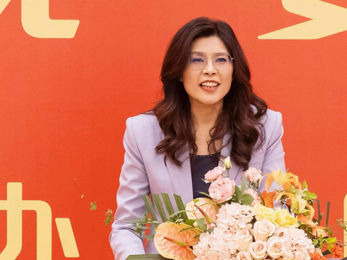 鄭麗文訪中山陵，喊話為「兩岸中國人」種下和平種子、共機軍艦卻續擾台…綠批軍購延後等鄭習會